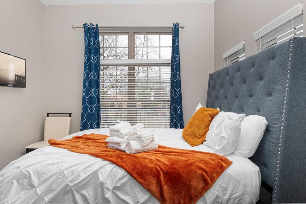 Chic Uptown Unit With Gym, Pool Lägenhet Charlotte Exteriör bild